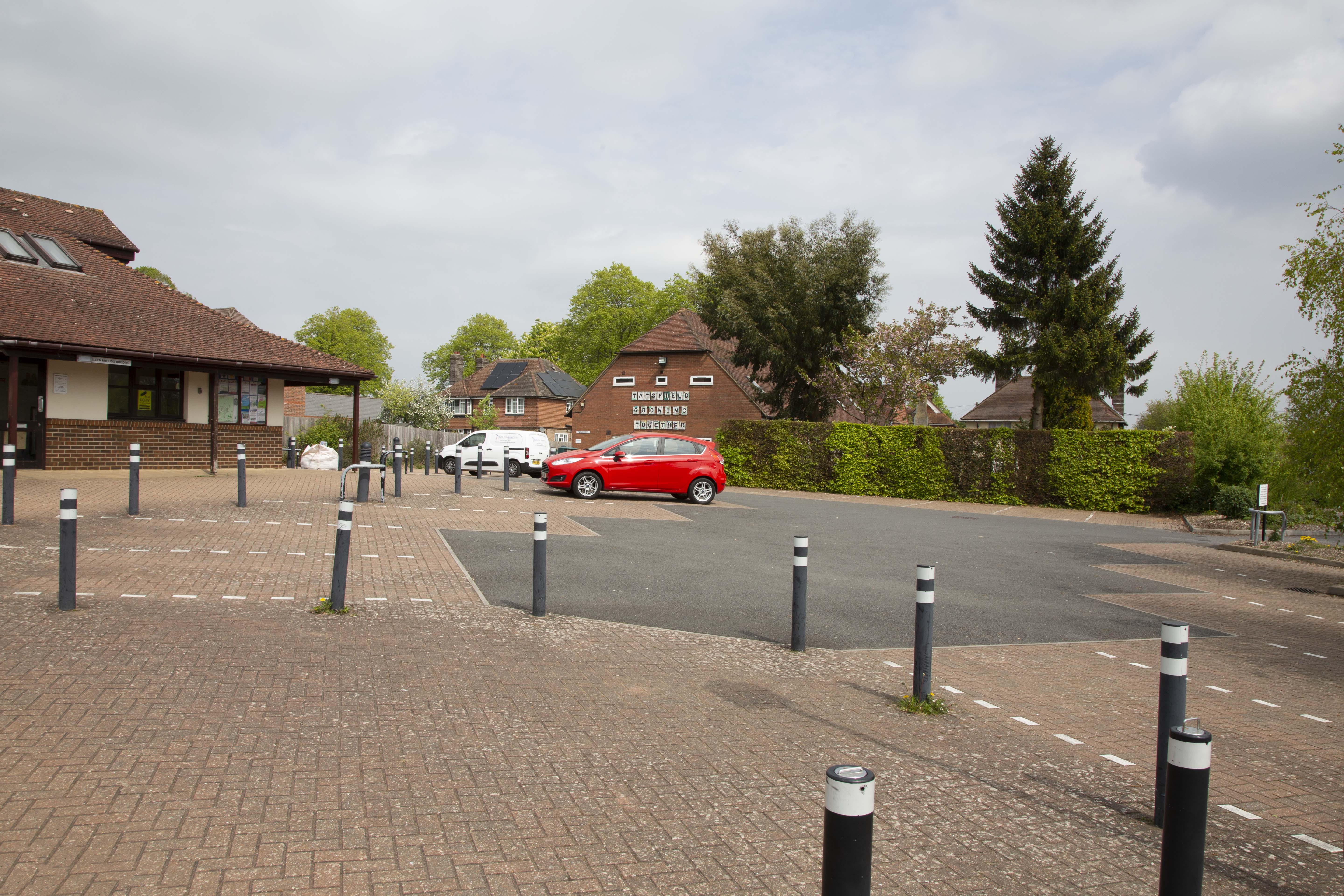 tatsfield village car park